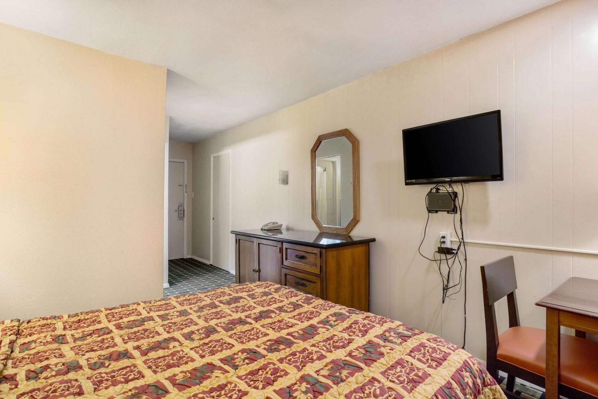 Rodeway Inn & Suites Ратон Екстер'єр фото